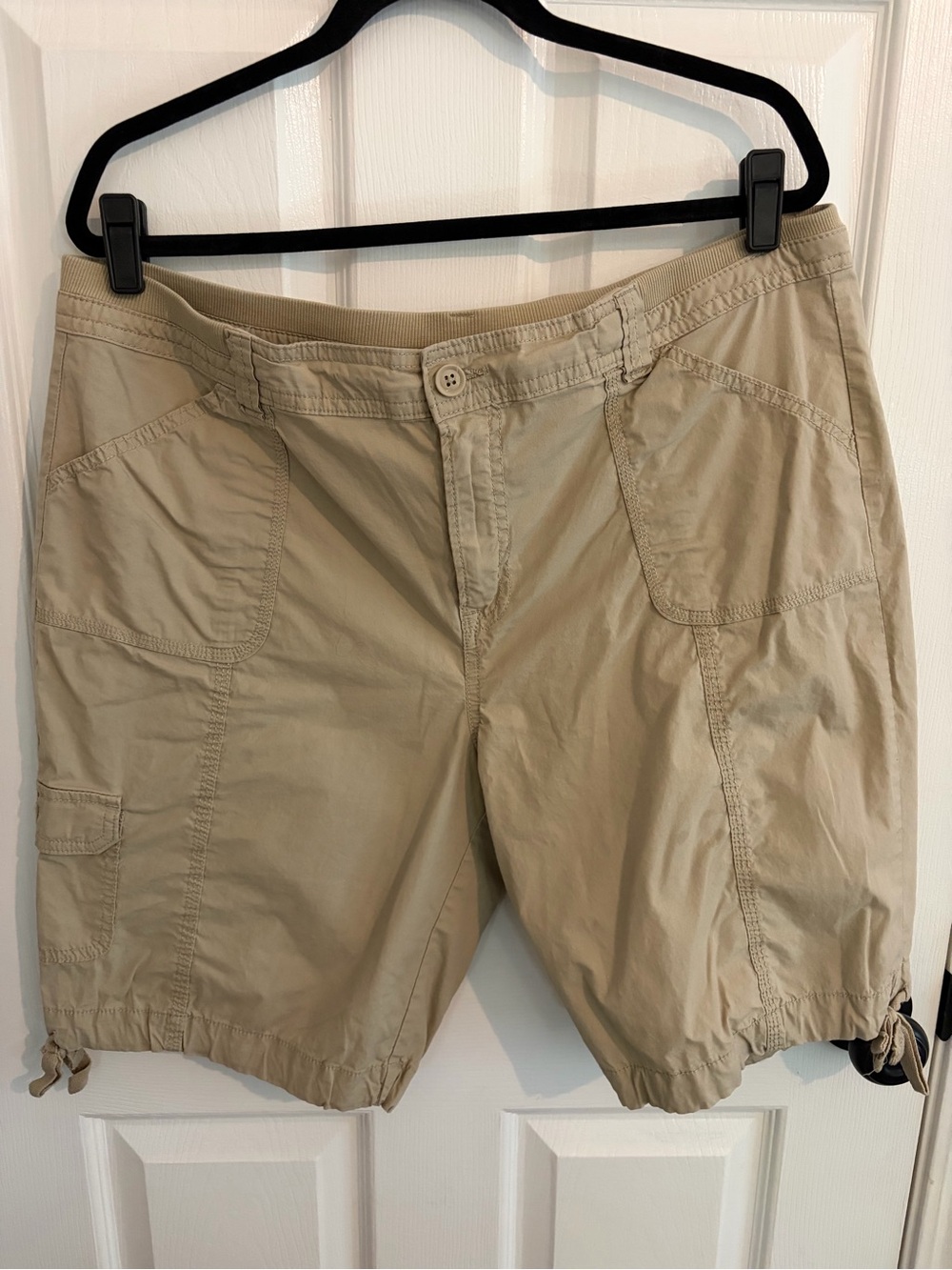 St. John's Bay Women’s Beige Bermuda Cargo Short - Size 18